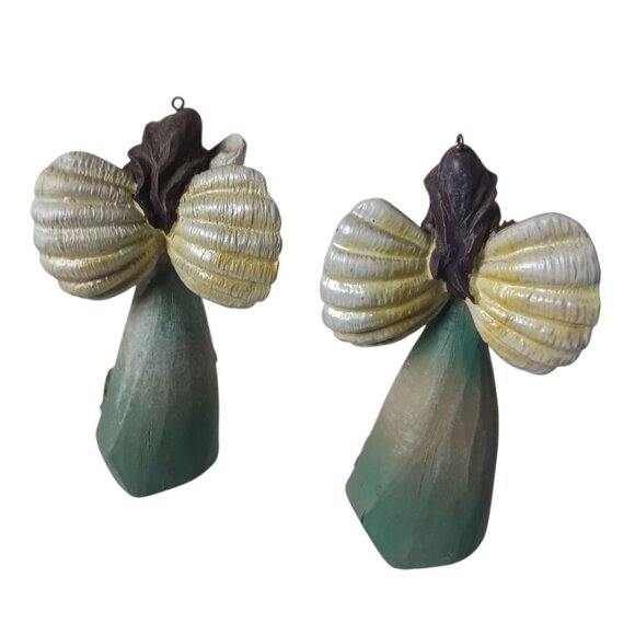 Angels holding Seashell & Sea Horse Angel Figurines Ornaments Set Of 2 - Picture 2 of 7
